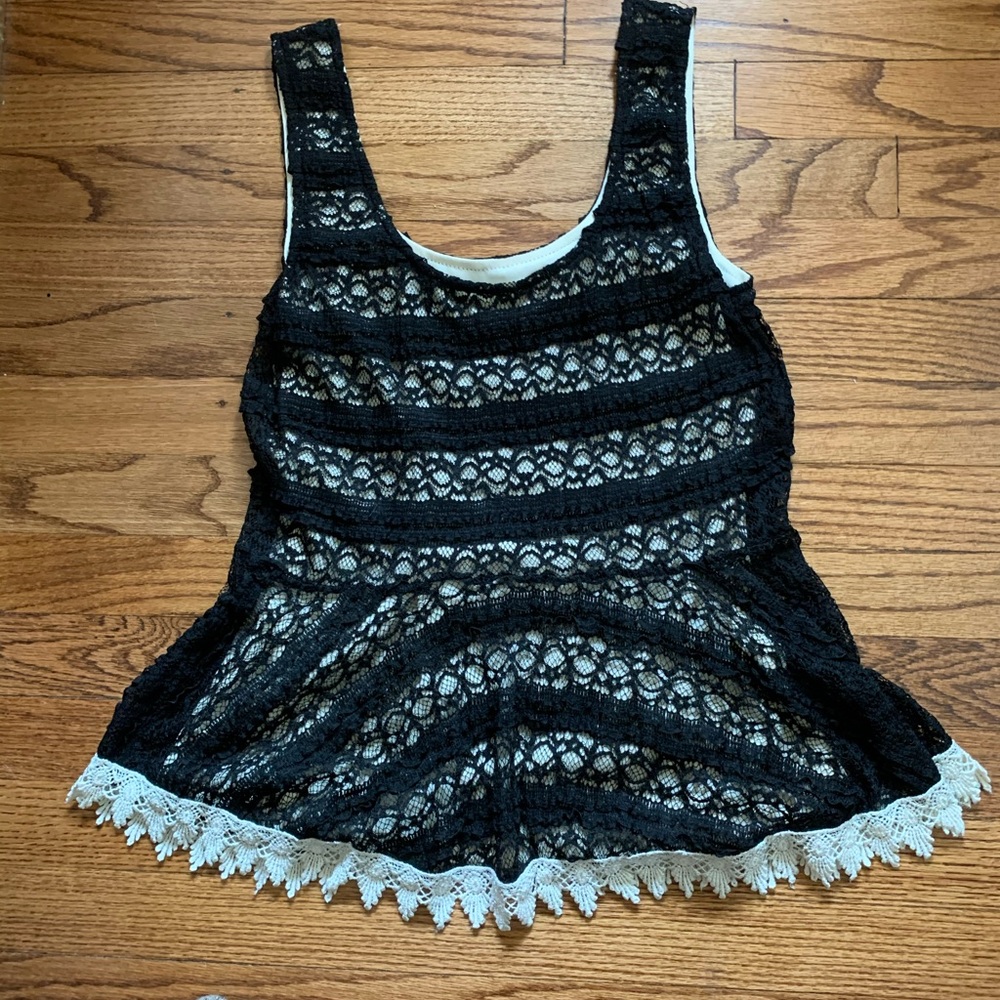 A’reve black and white lace tank top size S